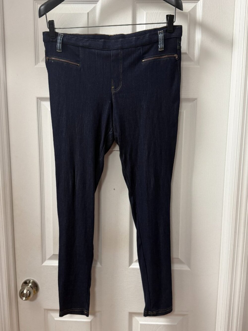 HUE thin lightweight Denim Jeggings - Dark Wash w/ Zipper Accents - Size Large